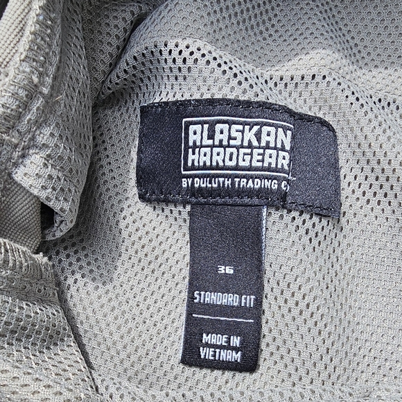 Alaskan Hardware Men's Grey Athletic Shorts Lightweight with zip pockets Size 36 - Picture 5 of 13